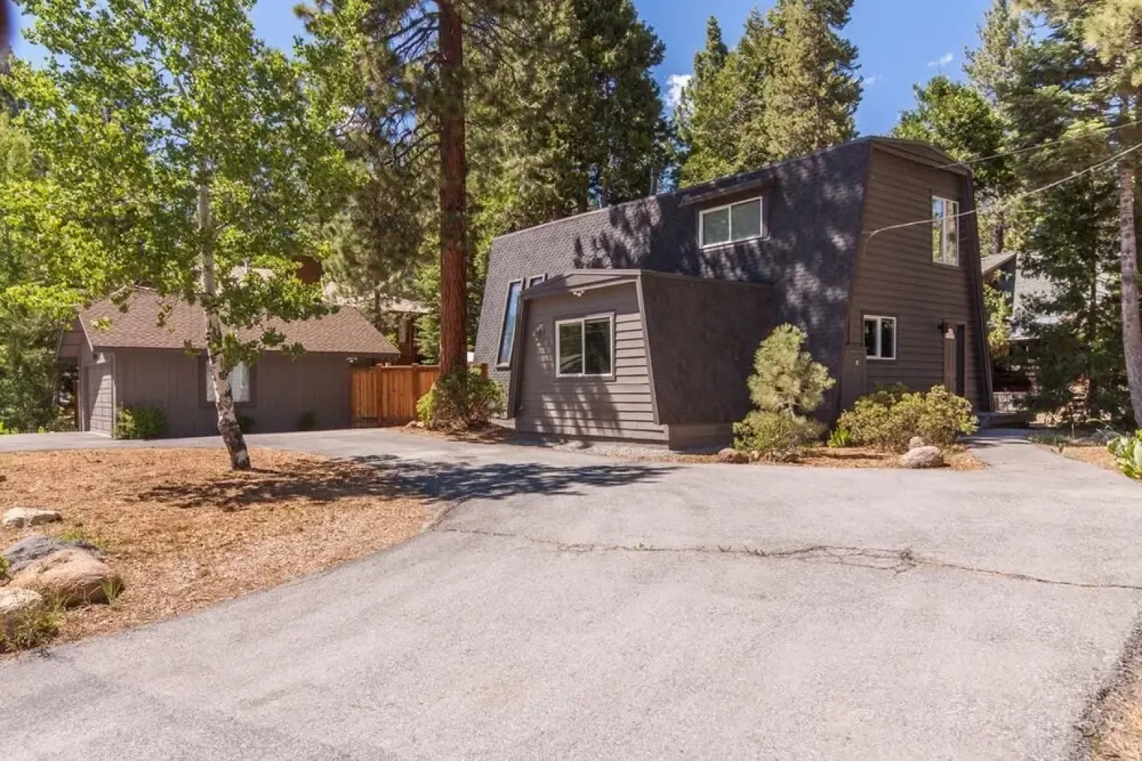 Great Escape Dollar Point Home By RedAwning