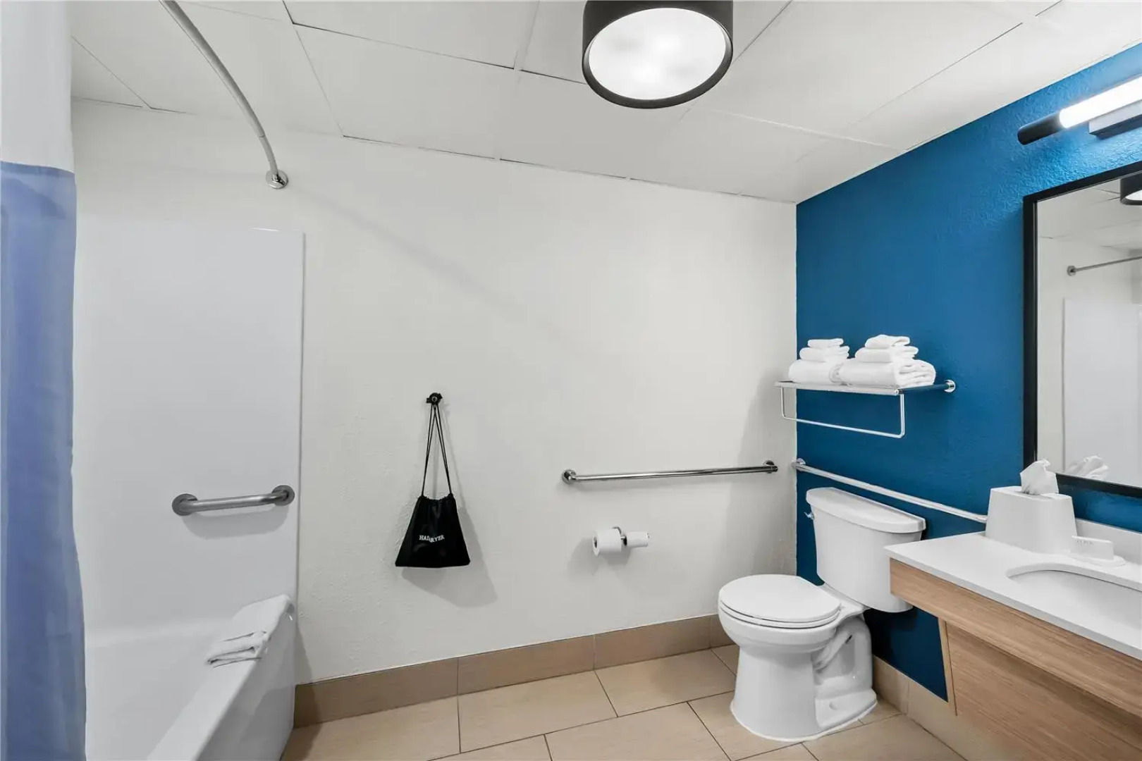 Holiday Inn Express & Suites Fayetteville Nw-Spring Lake