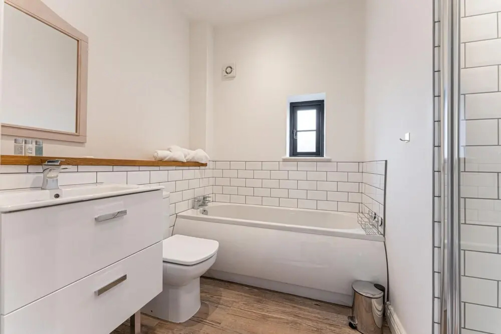 Luxury Converted 1 Bedroom Rugby Near M1 and M6