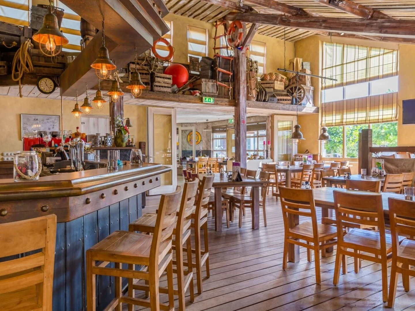 Modern Lodge With two Bath Rooms, Near the Beach