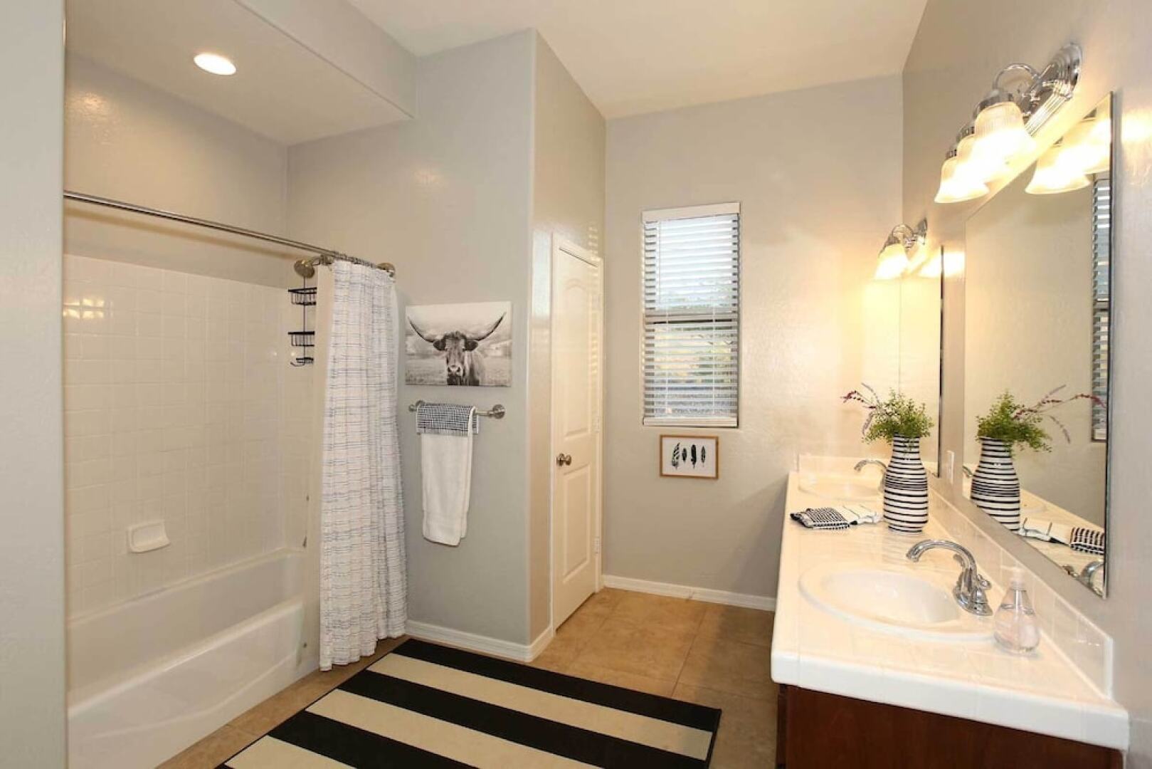 Mountain Majesty Escape: Queen Creek Home w/ Pool!