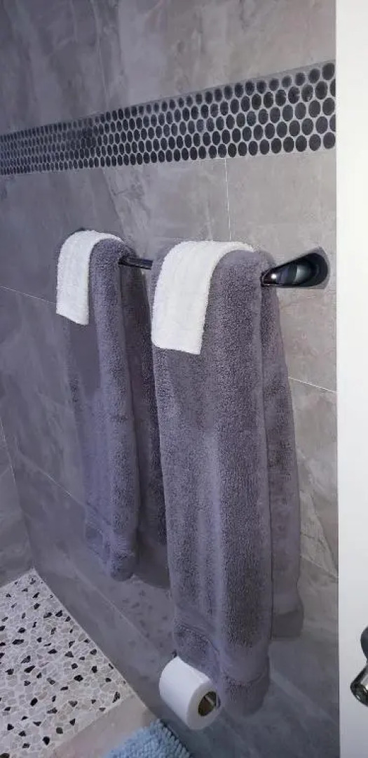 M/H house (#1) cozy and beautiful house near the airport and the beach