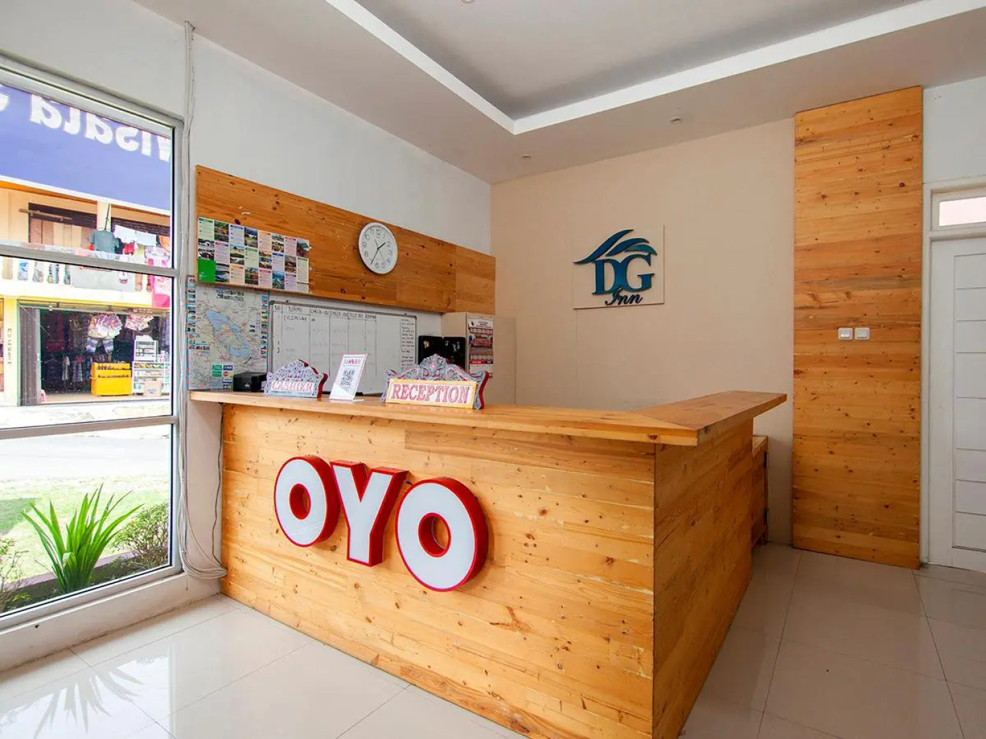 OYO 1812 Dg Inn
