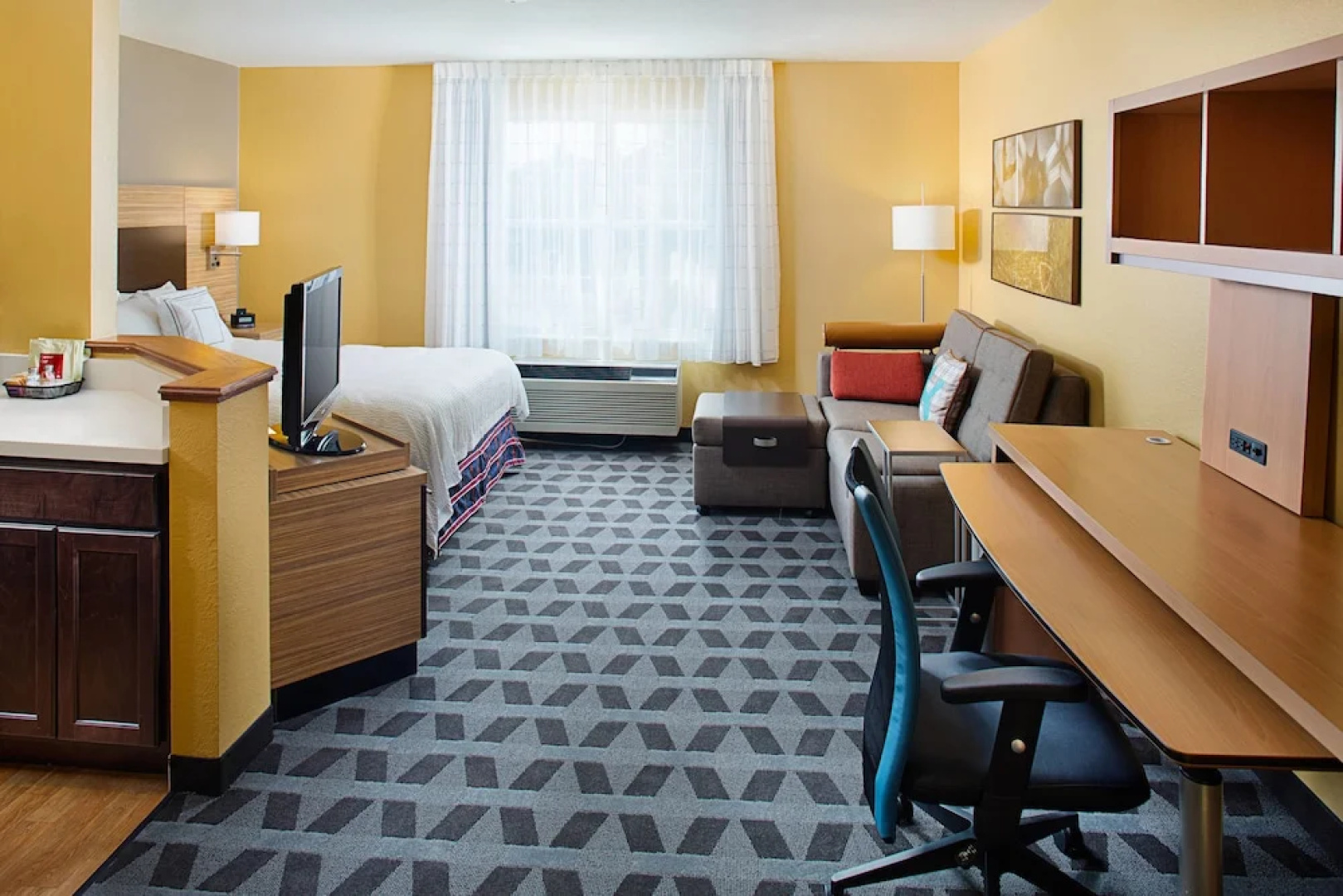 TownePlace Suites Manchester Boston Regional Airport