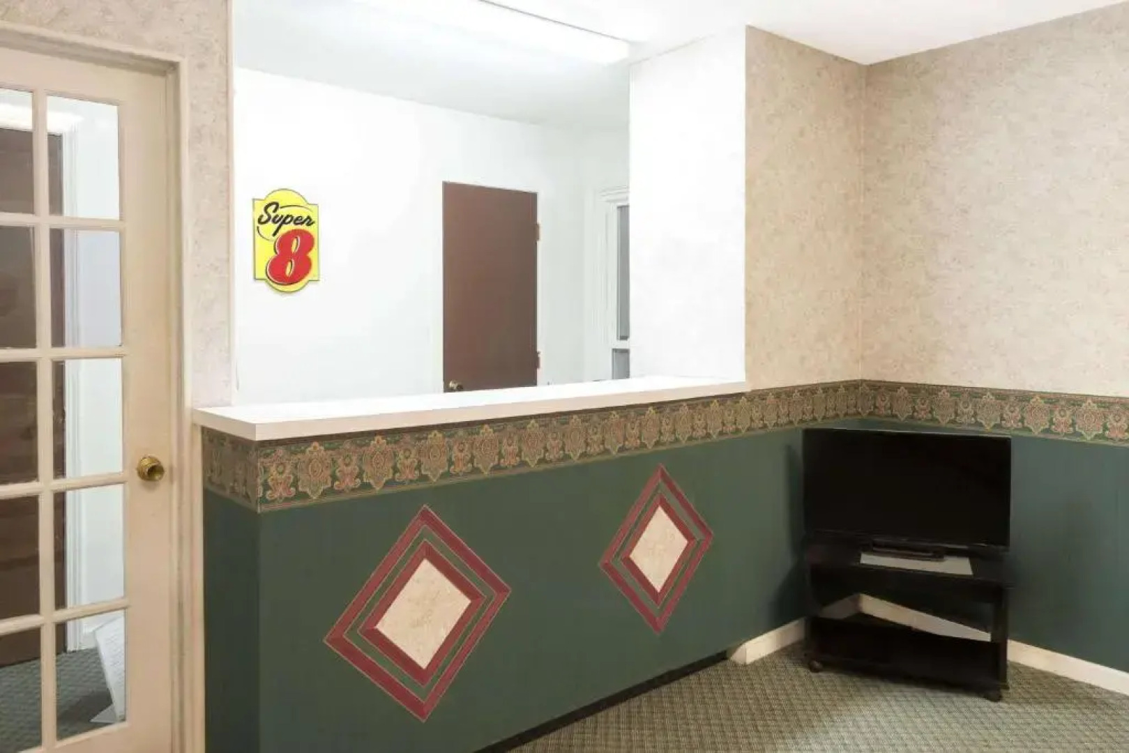 Super 8 Taylorville IL