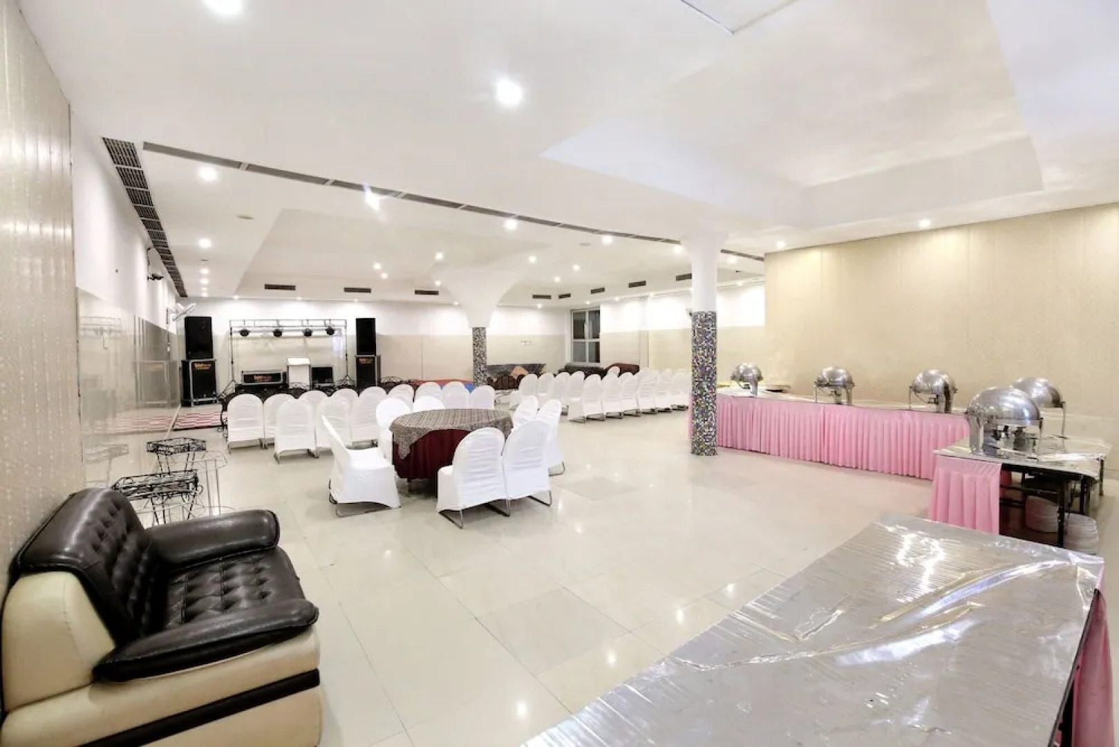 Capital O 4963 Hotel Inderprasth