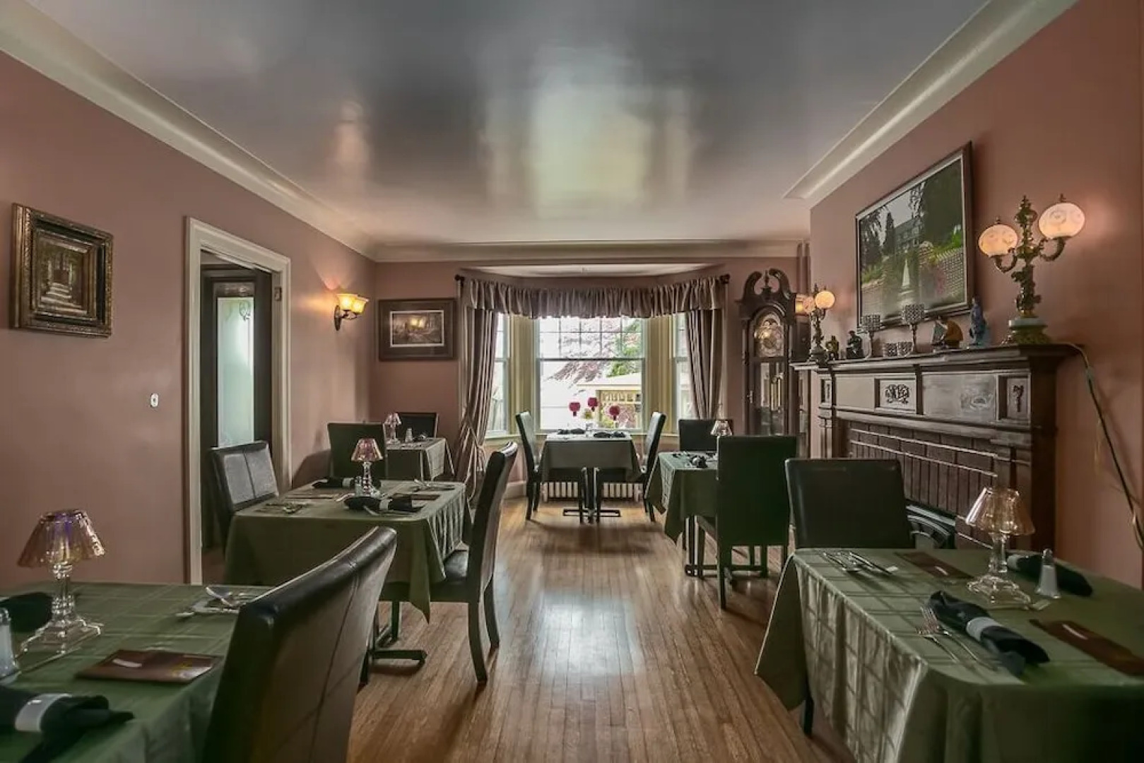 Baccalieu Trail Bed and Breakfast Fine Dining Restaurant