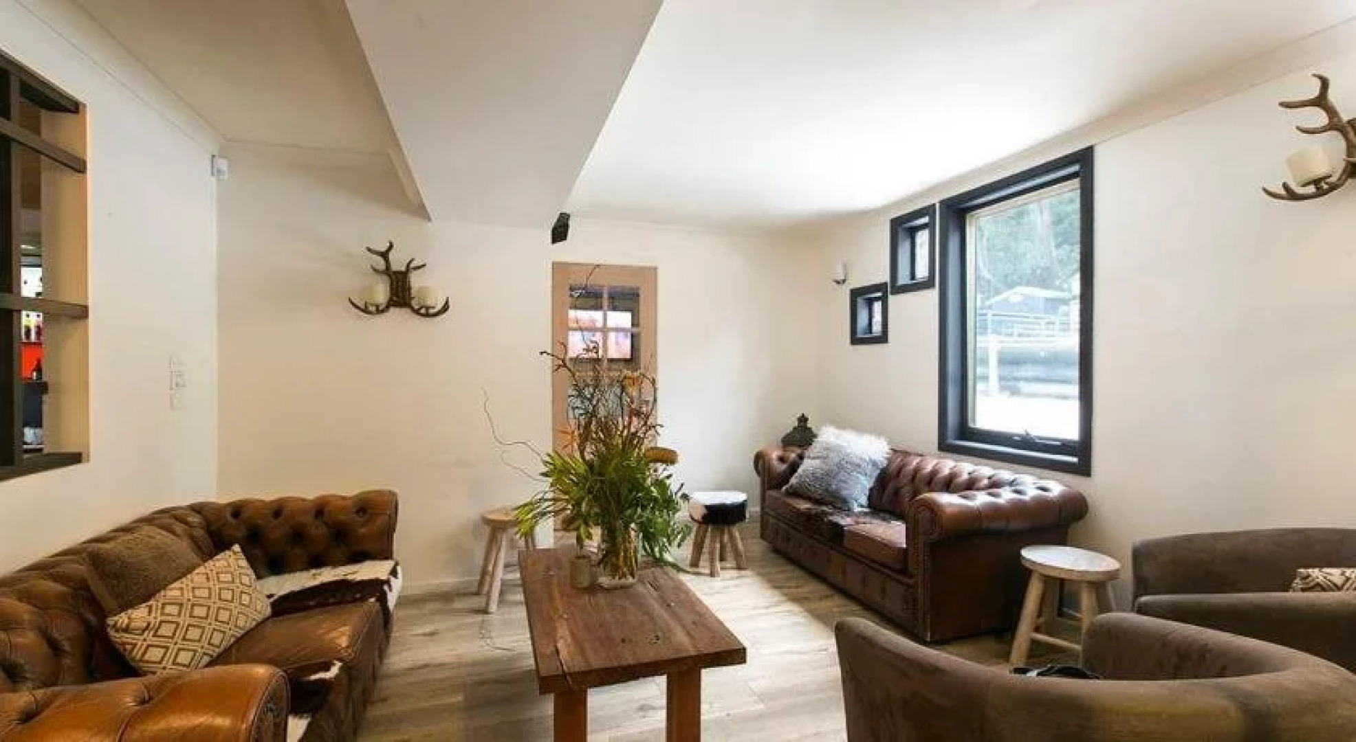 Feathertop Alpine Lodge