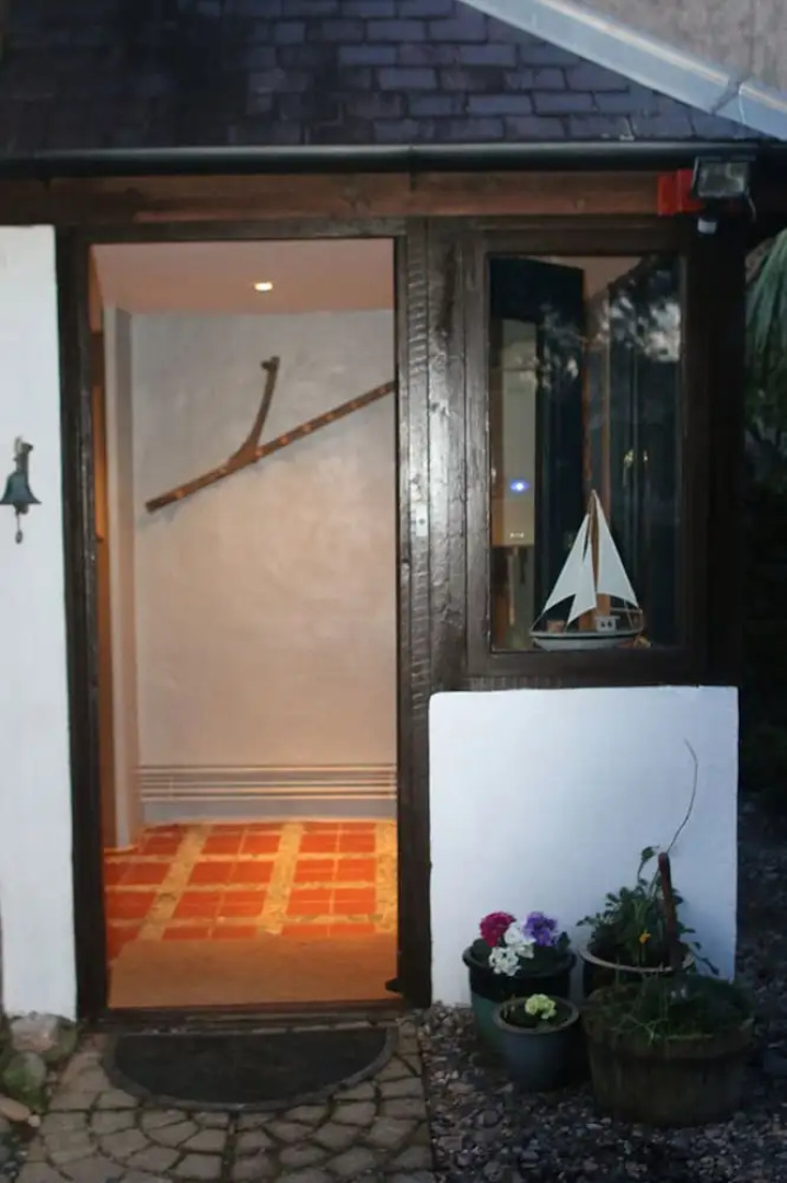 Yewtree Cottage -the Art House