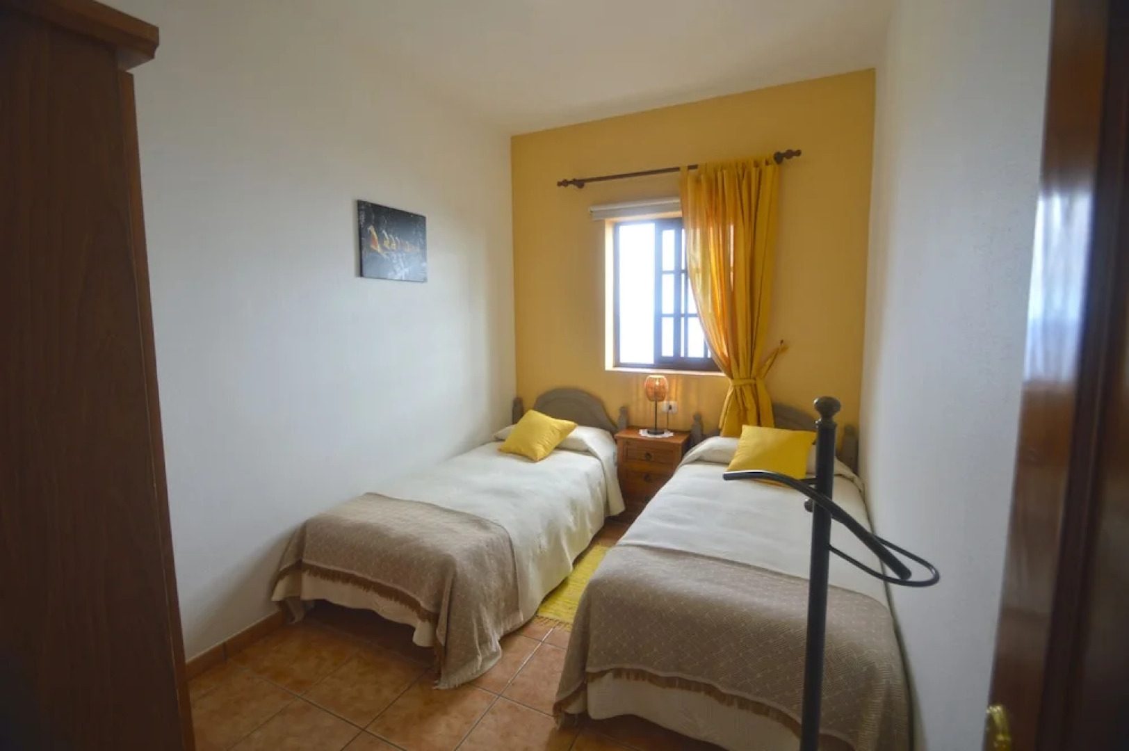 Las Paredes by Isla Bonita