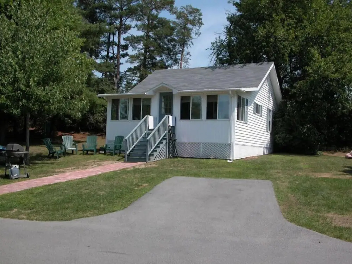 West Winds Motel & Cottages