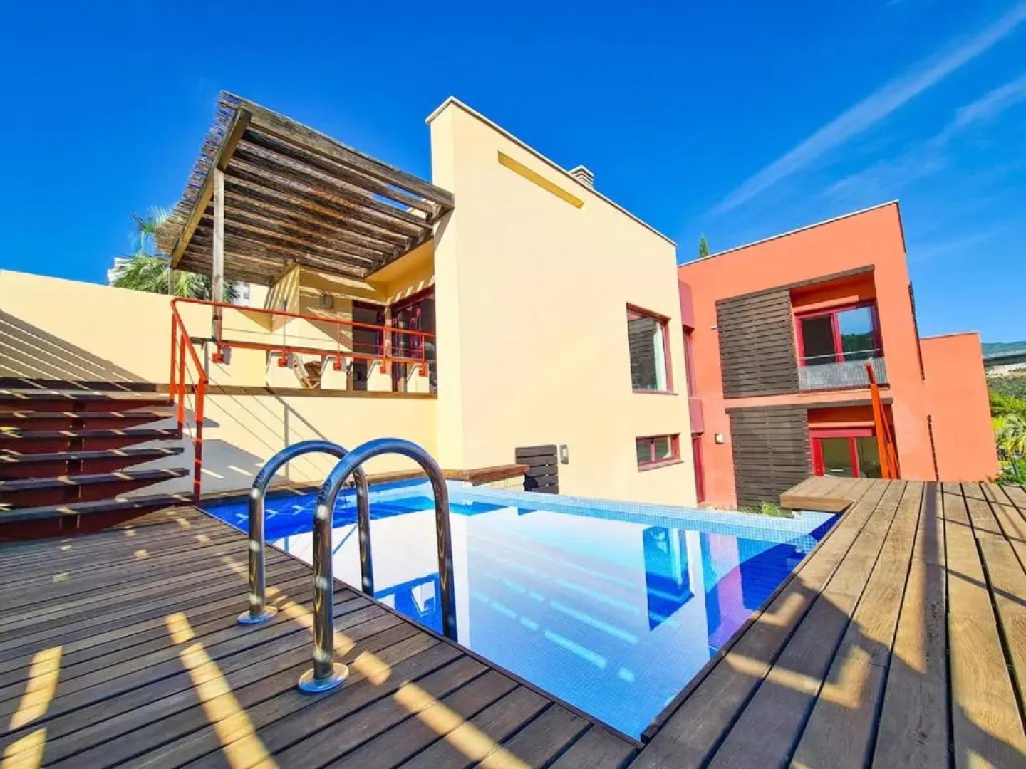 New Luxury 3 beds Villa Private Pool Garden inside Resort and Country Club