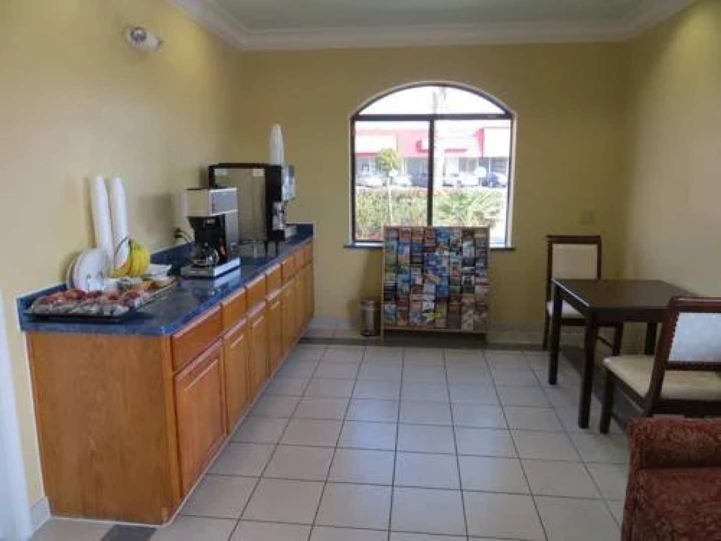 Airport Palace Inn Spencer Hwy