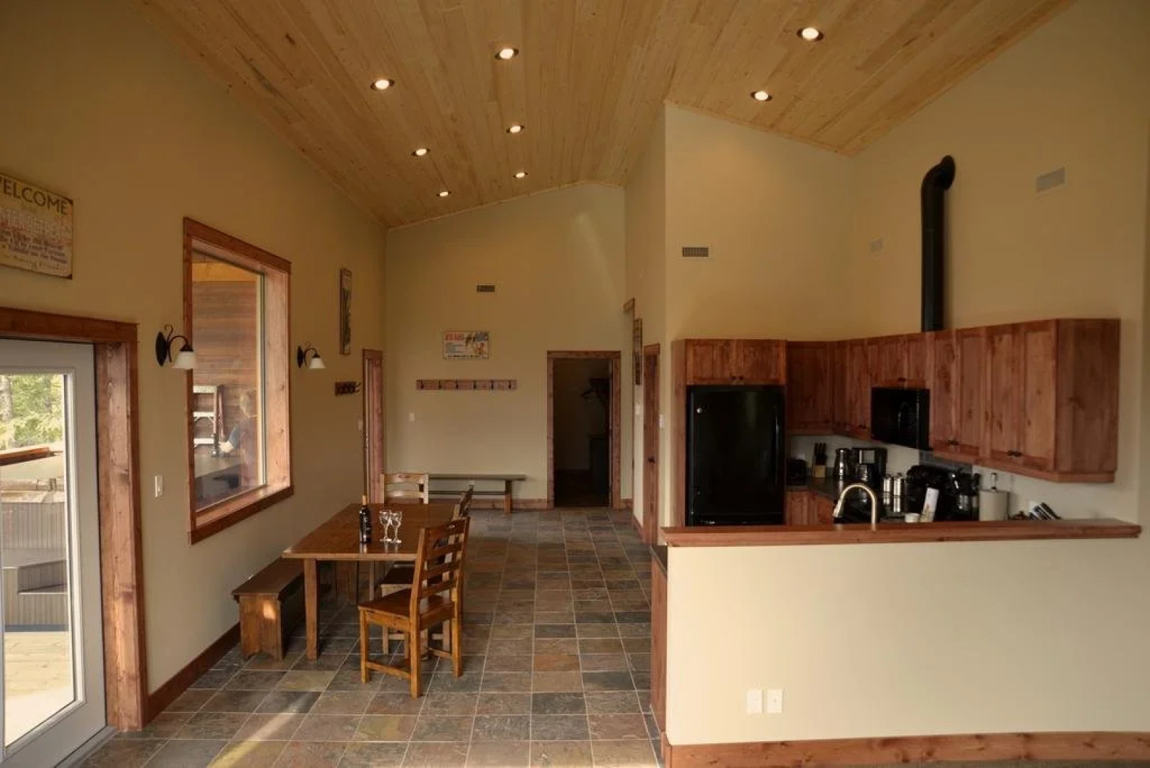 Cedar House Restaurant & Chalets