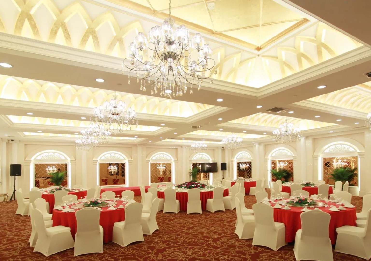 Luxemon Xinjiang Yindu Hotel