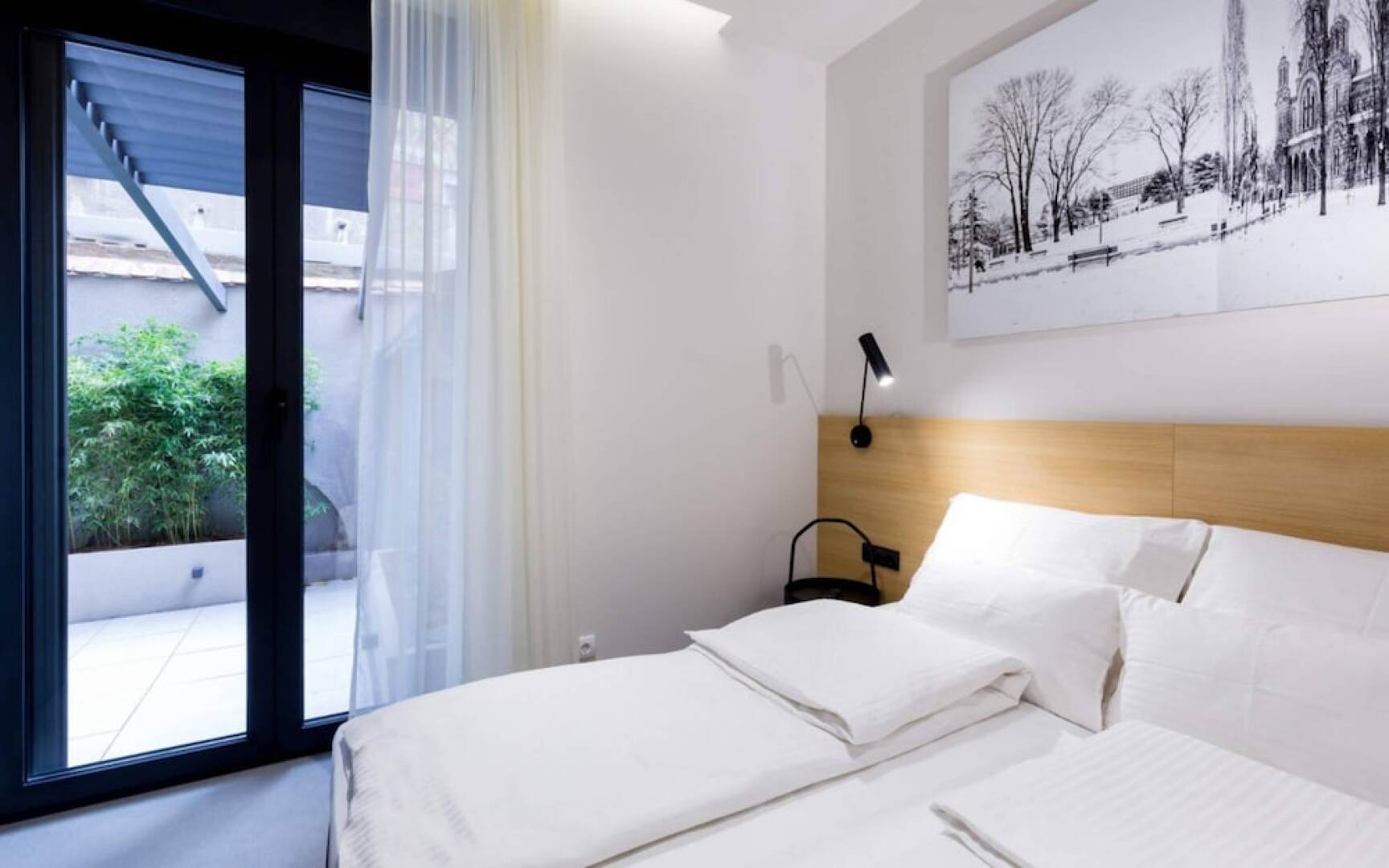 Teanna Lux Apartments