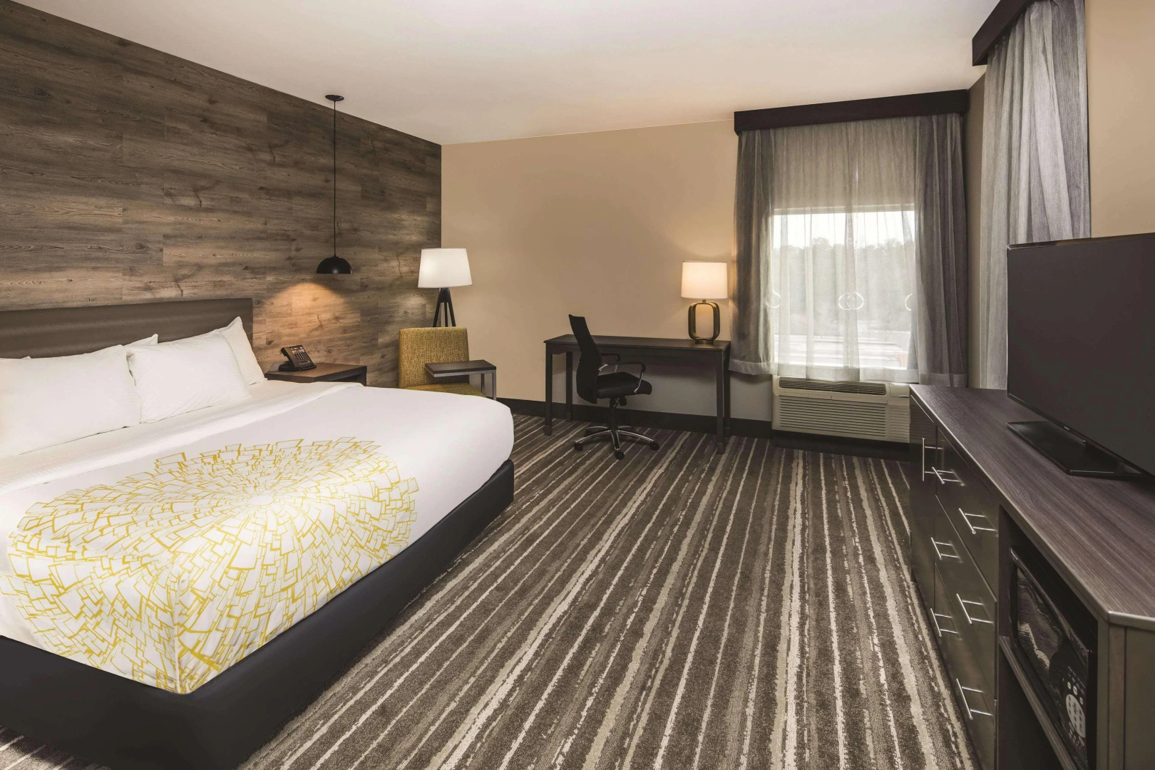 La Quinta Inn & Suites by Wyndham Atlanta South - McDonough