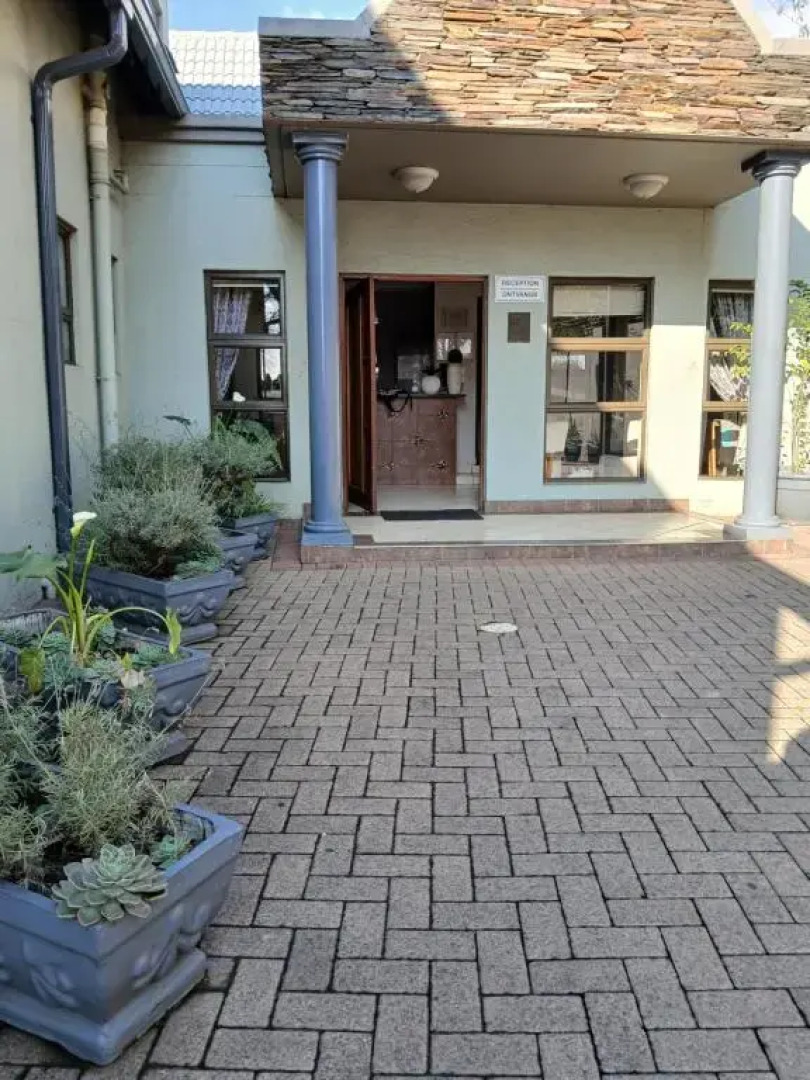 Tudor Manor Guesthouse