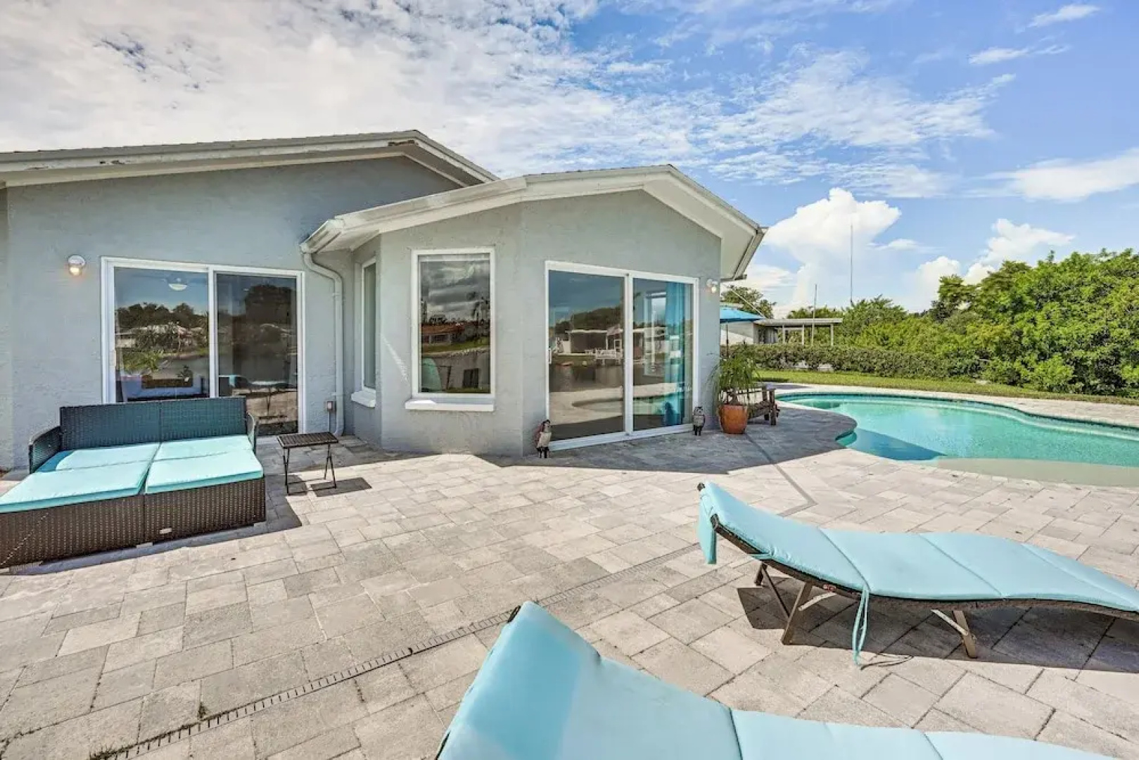 Sunset Views & Hot Tub: Lakefront Holiday Retreat!