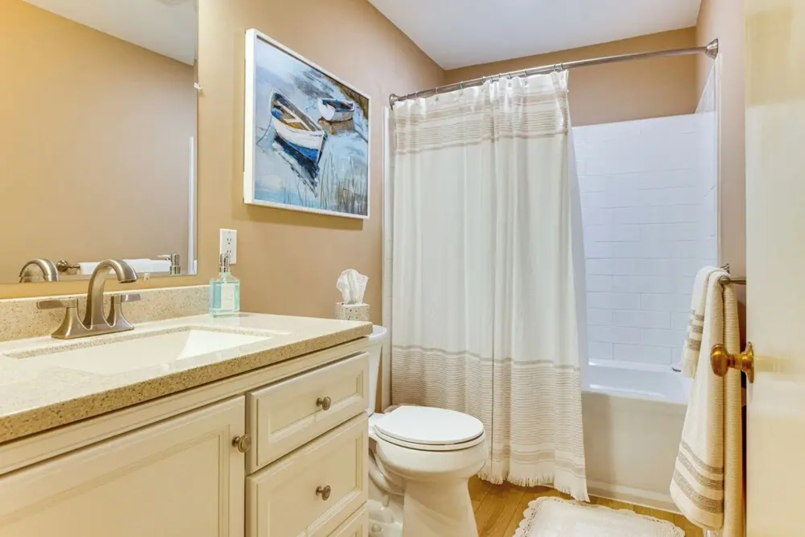 Waterfront Community: Lake Winnipesaukee Retreat!