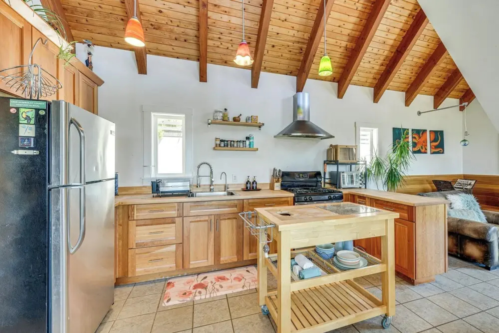 1 Mi to Black Sands Beach: Dreamy Coastal Cottage