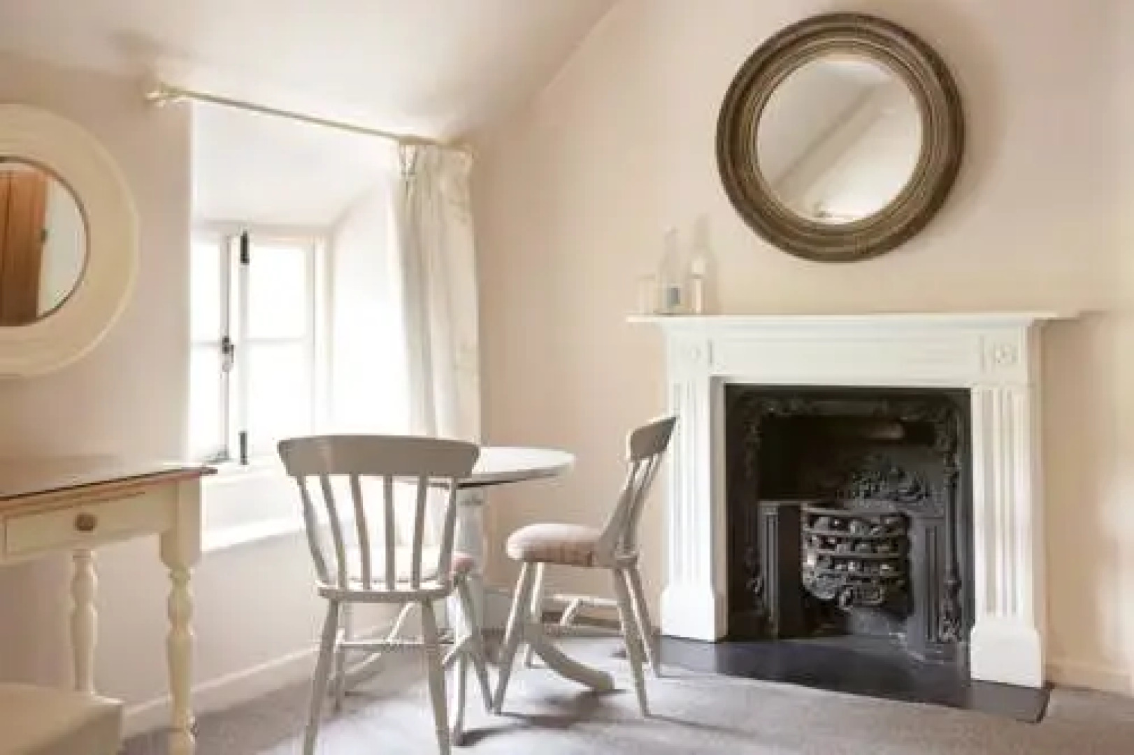 The Hollow Bottom - B&B