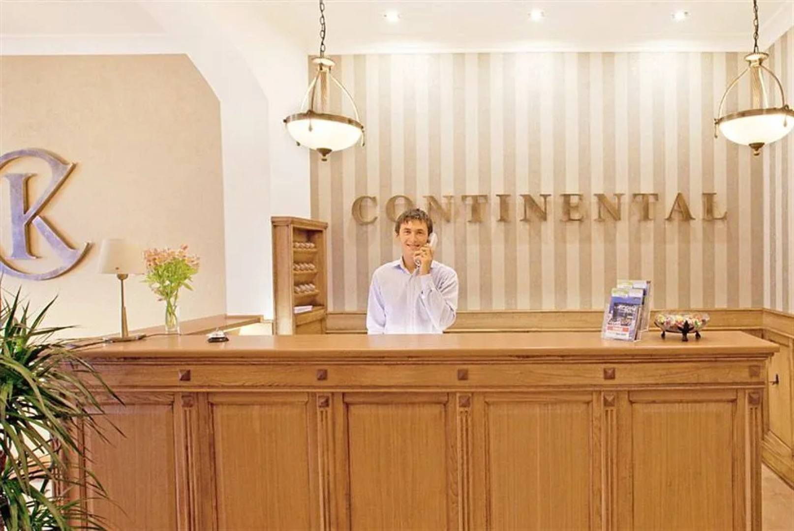 Continental 2 Hotel