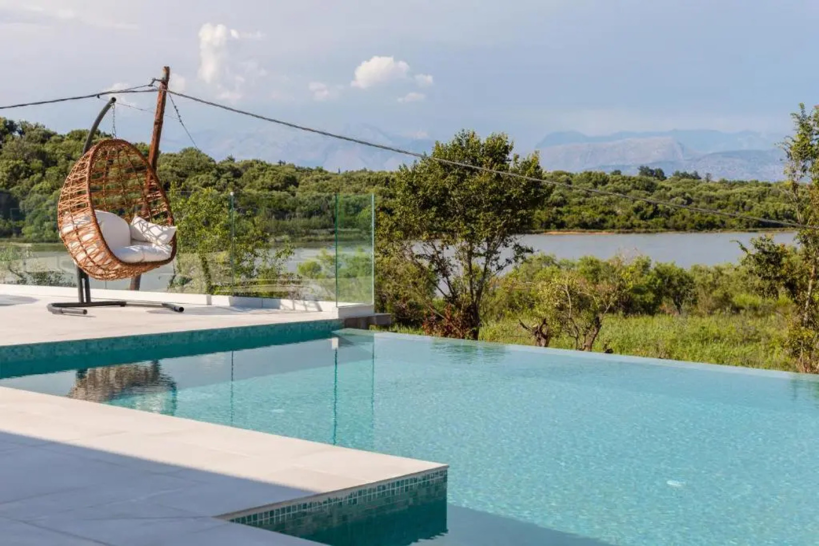 Villa Waterlily by MediterraneanVillas