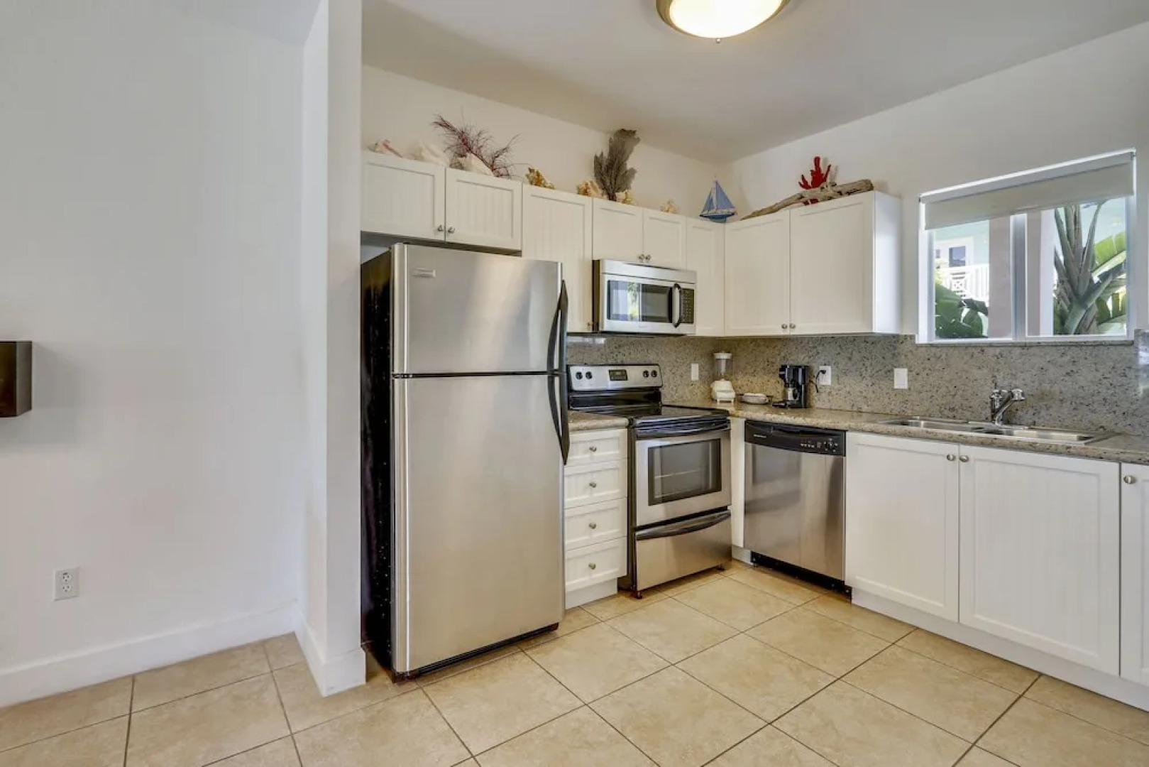 Beautiful 2/2 Bimini 2 Bedroom Condo