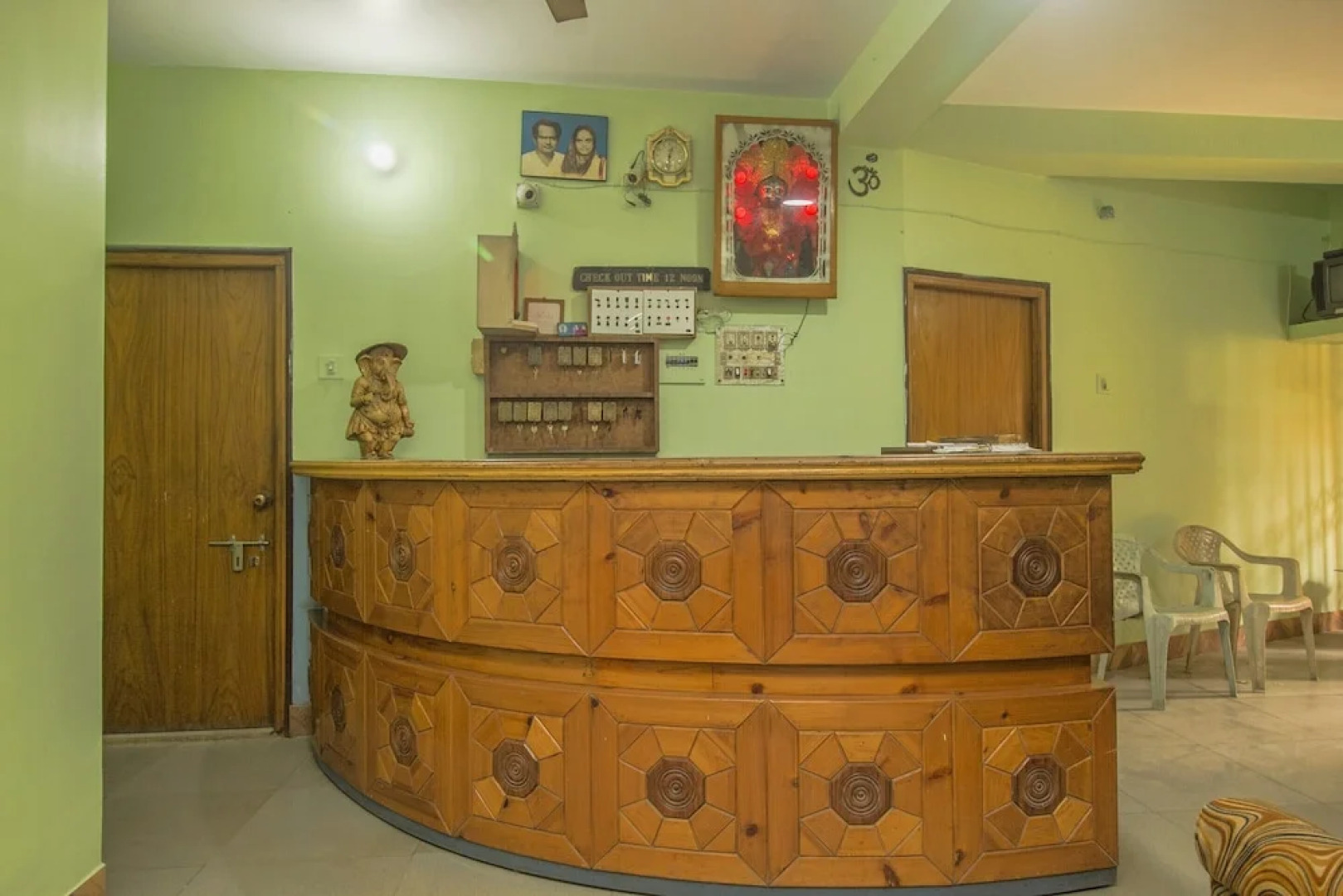 OYO 27701 Hotel Kshounish Residency