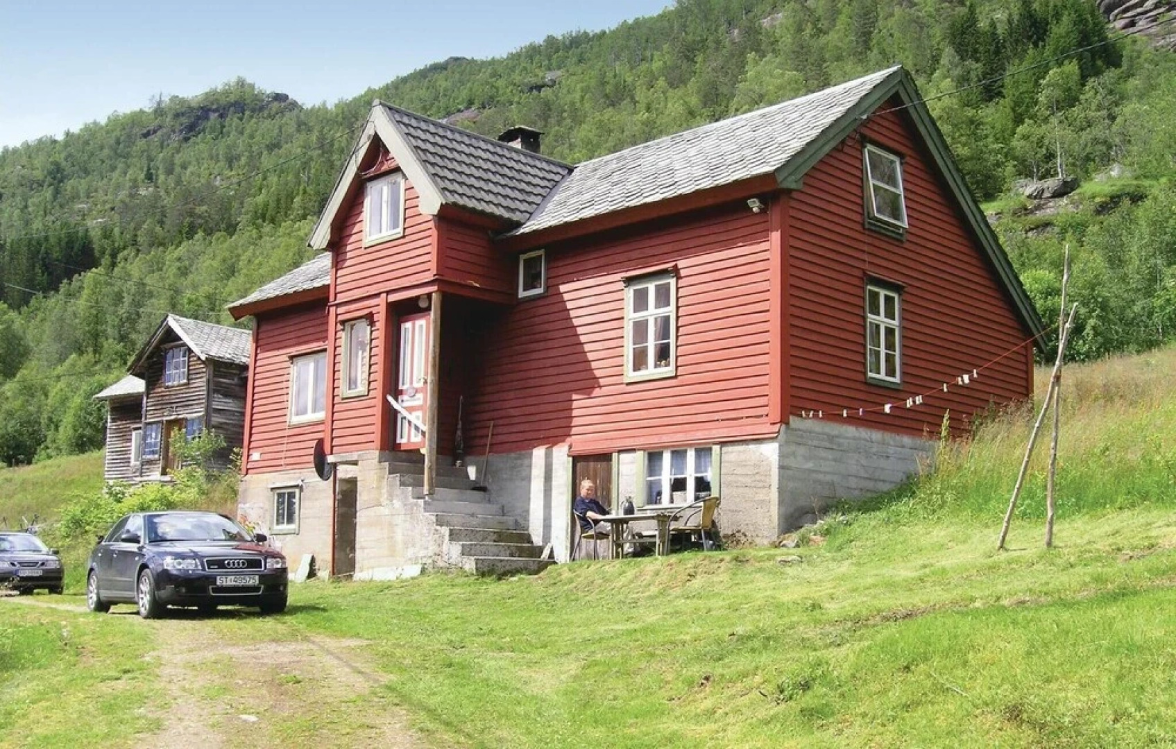 Nice Home in Evanger With 3 Bedrooms