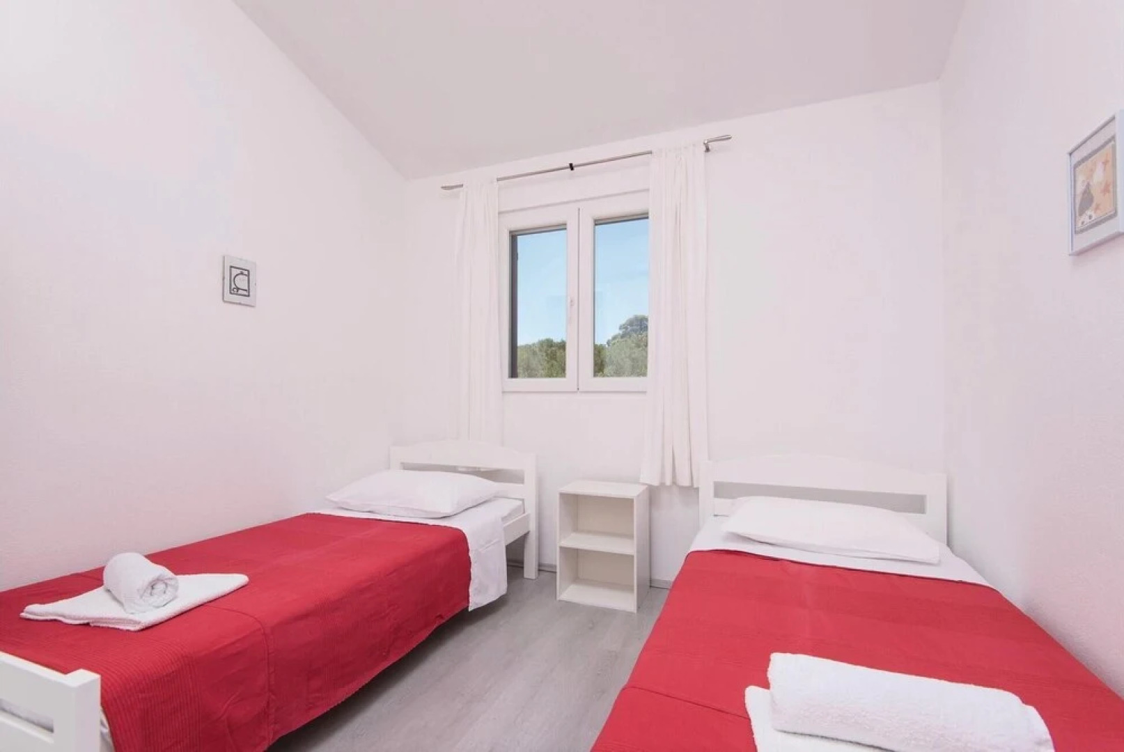 Awesome Home in Brna With 4 Bedrooms and Wifi