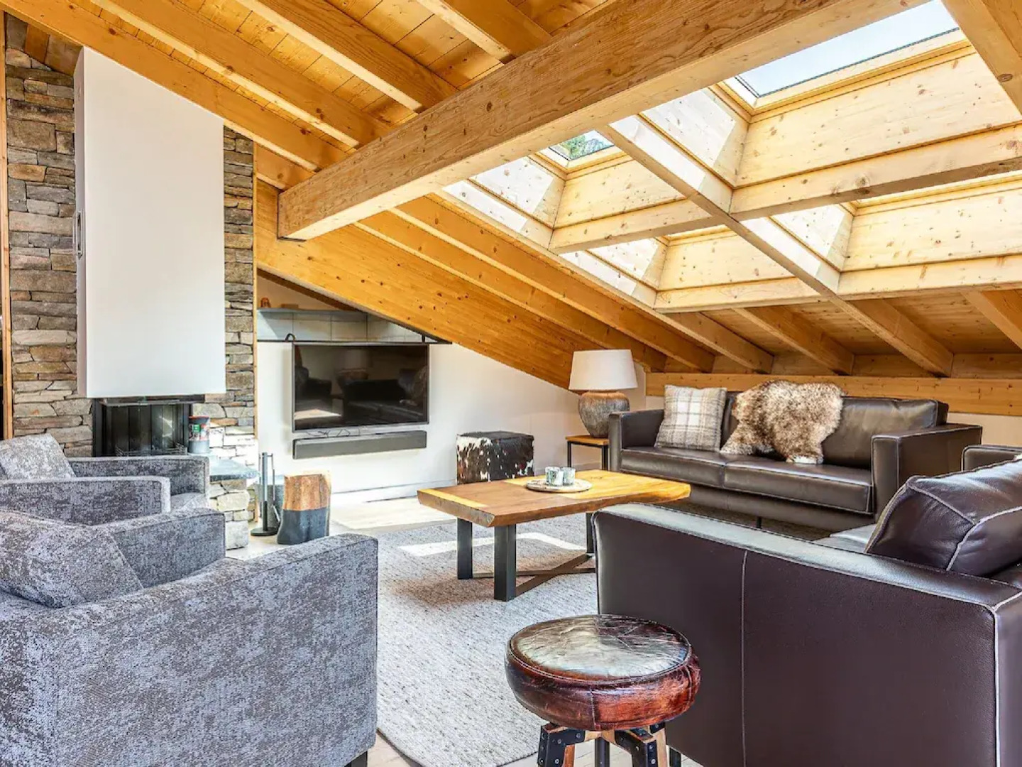 Penthouse with private sauna and wine climate cabinet