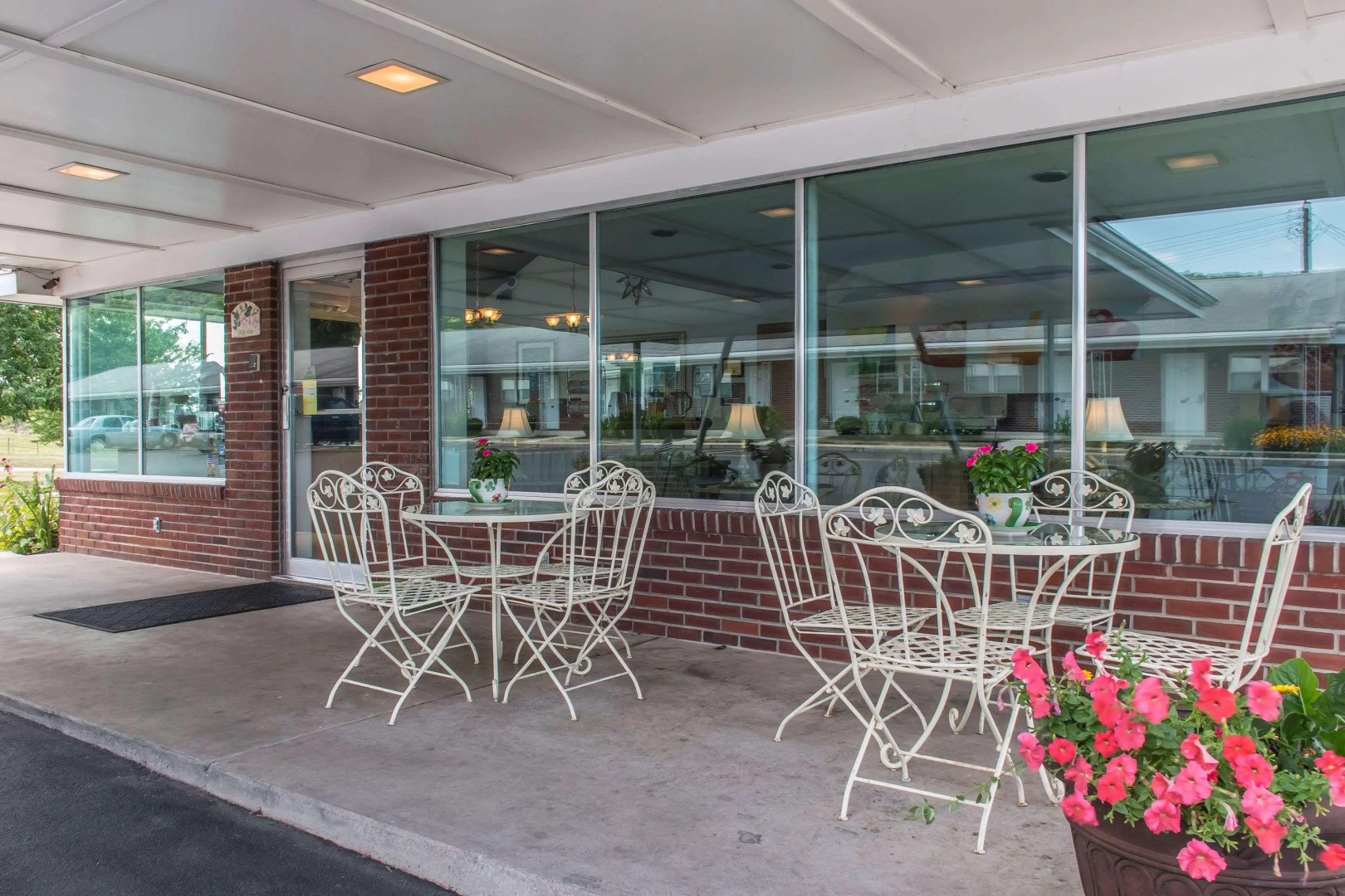 Quality Inn Breeze Manor