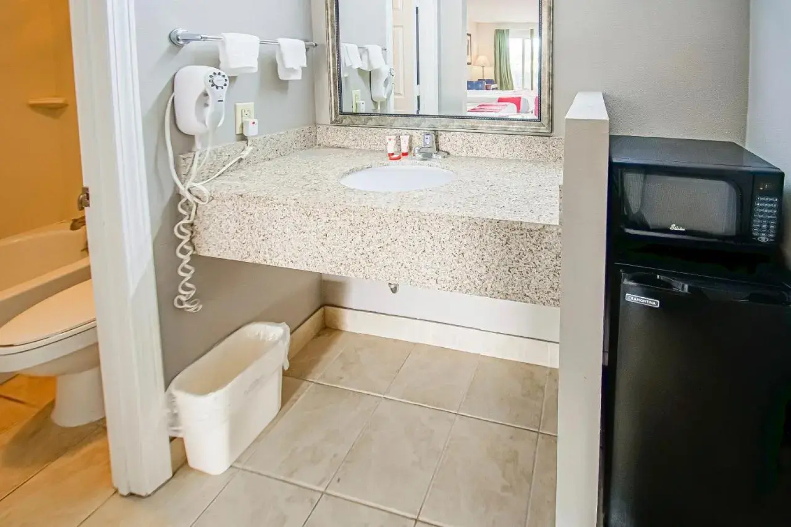 Super 8 Washington/greenville Area