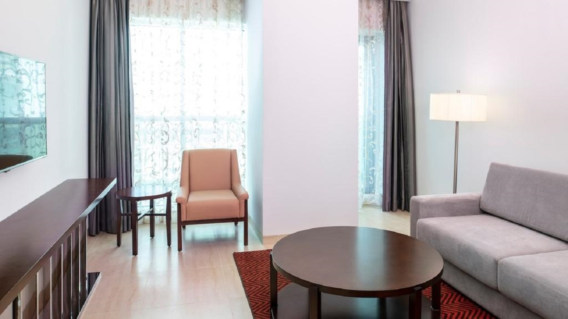 Отель Four Points by Sheraton Sharjah