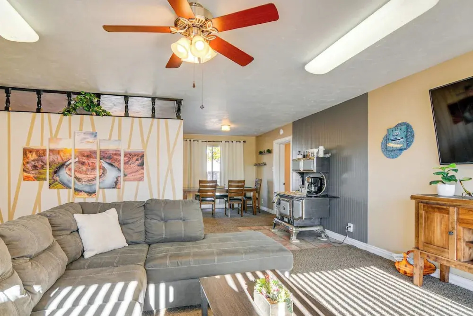 3 Mi to Glen Canyon Dam: Home w/ Fenced Yard