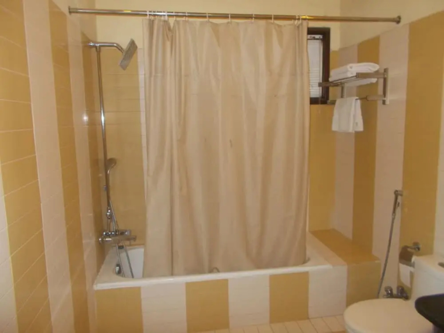 Garvaish Luxury Hotel