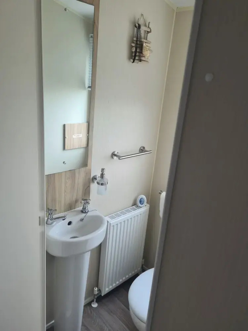 3 Bed Lodge - Sleeps 6 - Parking - Pets - Wifi