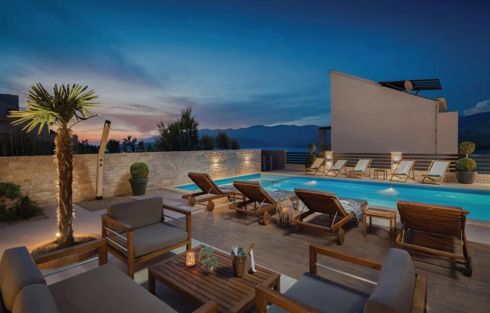 Nice Home in Pag with Hot Tub, WiFi & Sauna