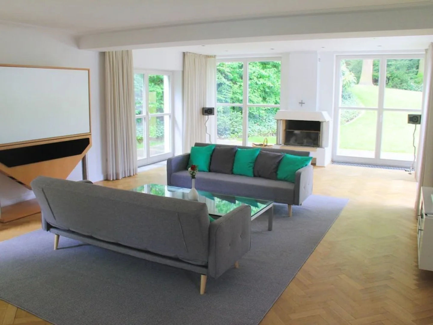 Villa EMG