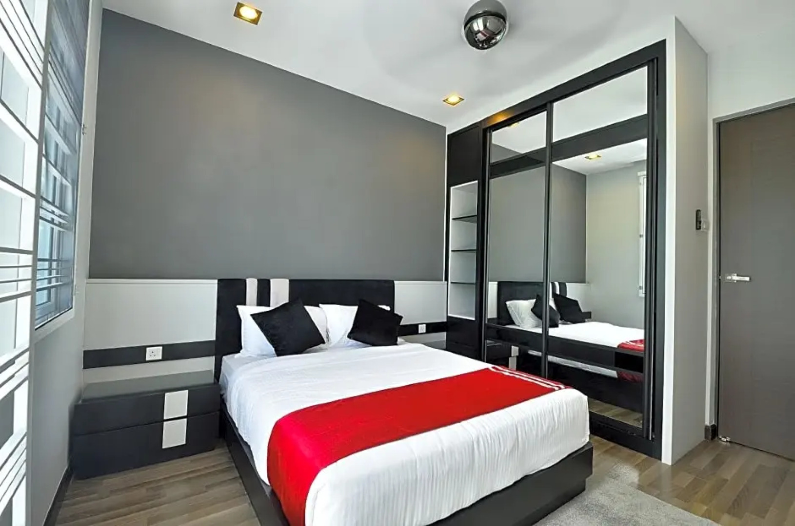 Violet Luxury Service Villa