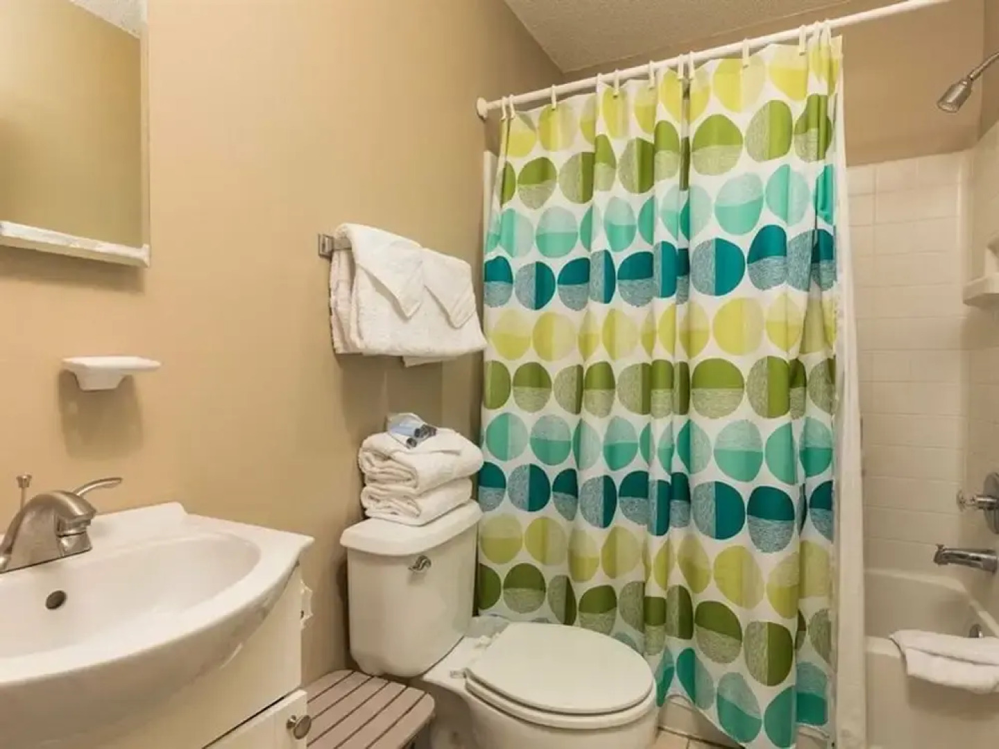 Red Robyn by Meyer Vacation Rentals