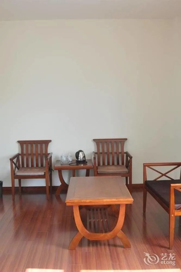 Wuyuan Huayuan Mountain Villa