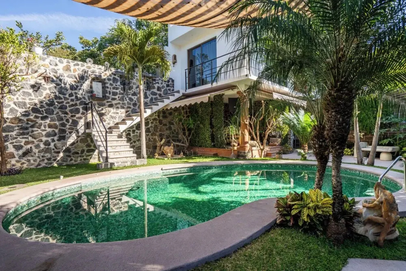 Cozy House with Pool and 3 Bedrooms