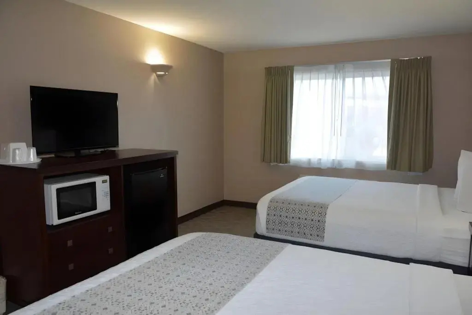 FairBridge Inn & Suites Dupont