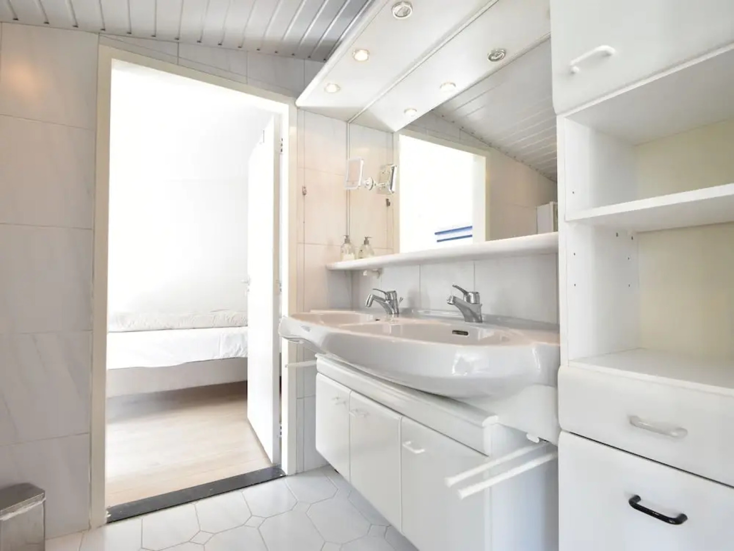 Cozy Holiday Home in Flushing near Sea