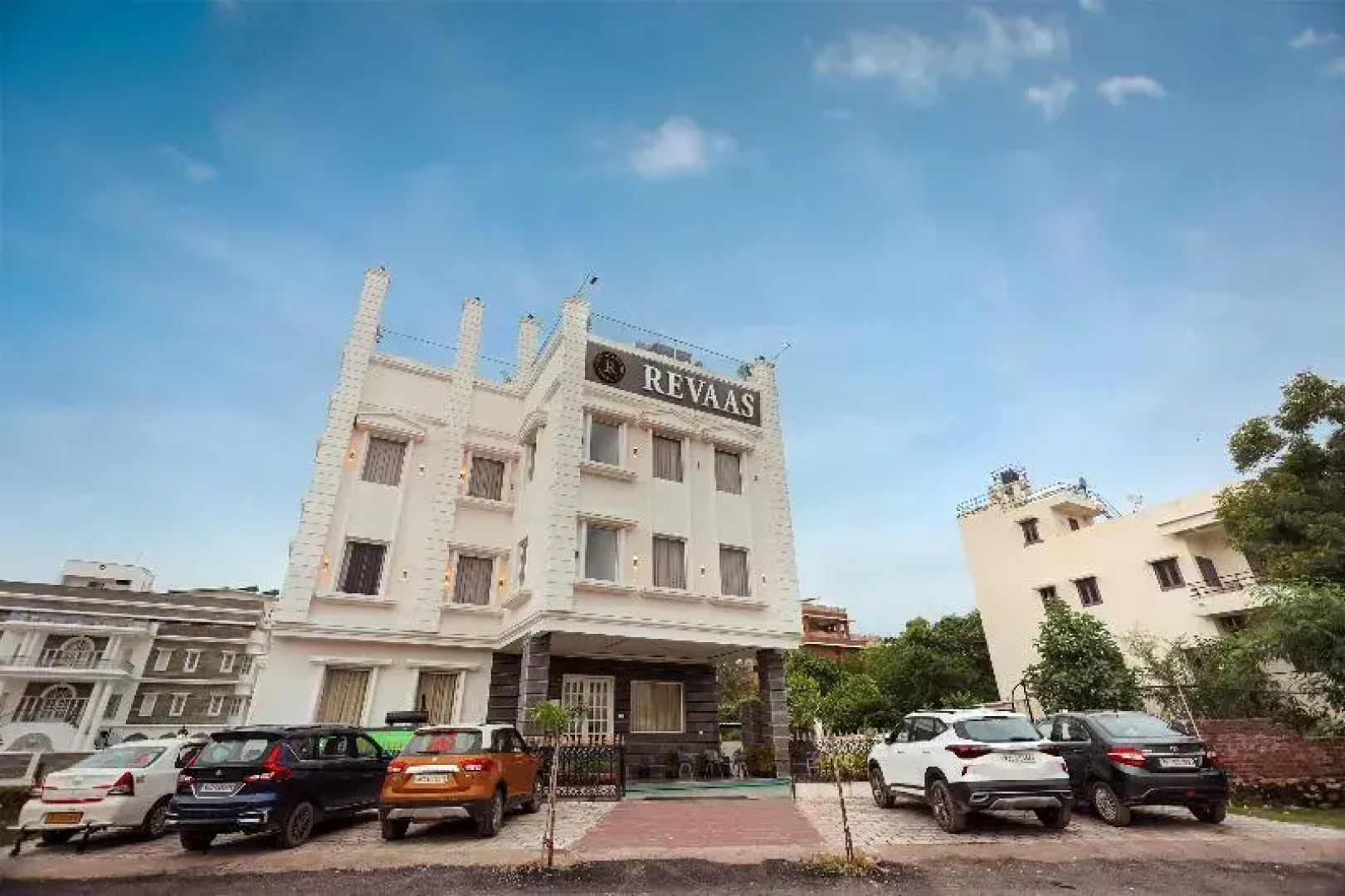 Revaas Lake View Boutique Hotel