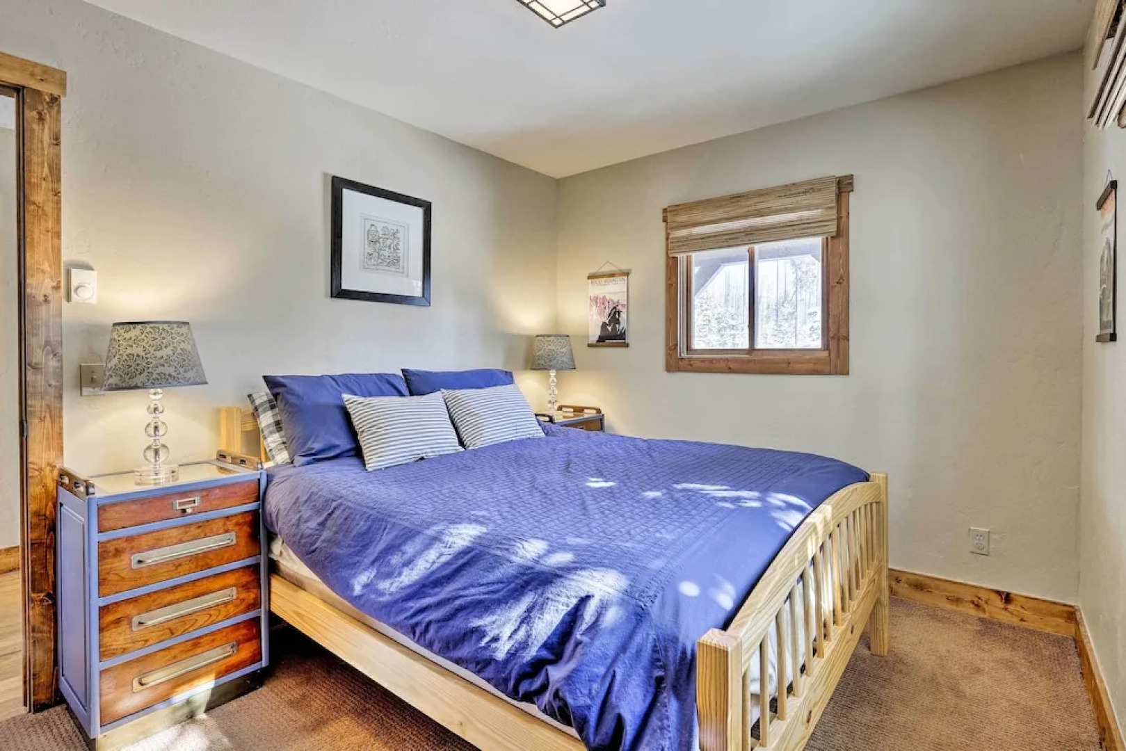 Spacious Grand Lake Cabin w/ Hot Tub & Deck