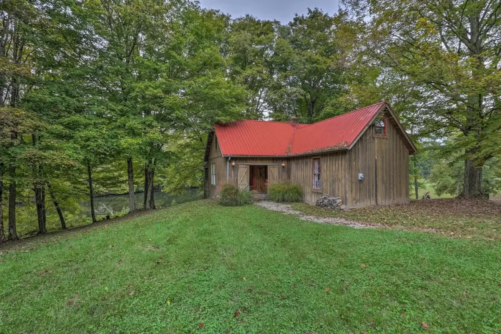 Rustic Cabin in the Woods: 2-acre Fishing Pond!
